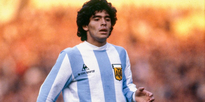 Maradona chuyển sang làm HLV sau khi giải nghệ nhưng không quá thành công