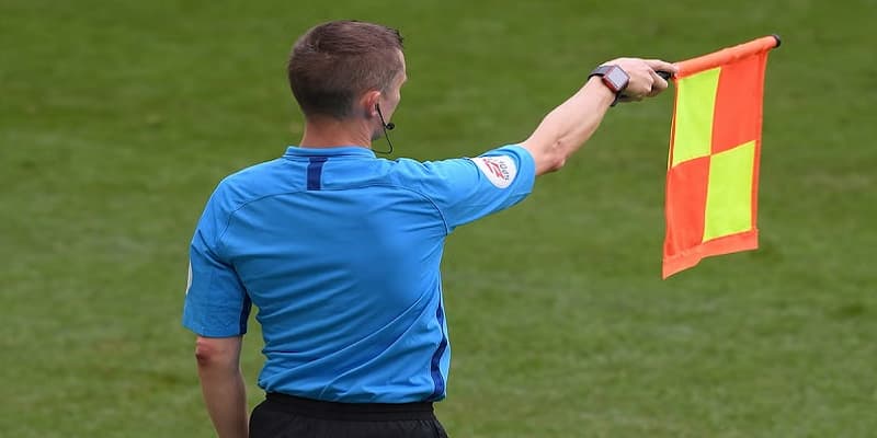 Việt vị là lỗi gì trong bóng đá